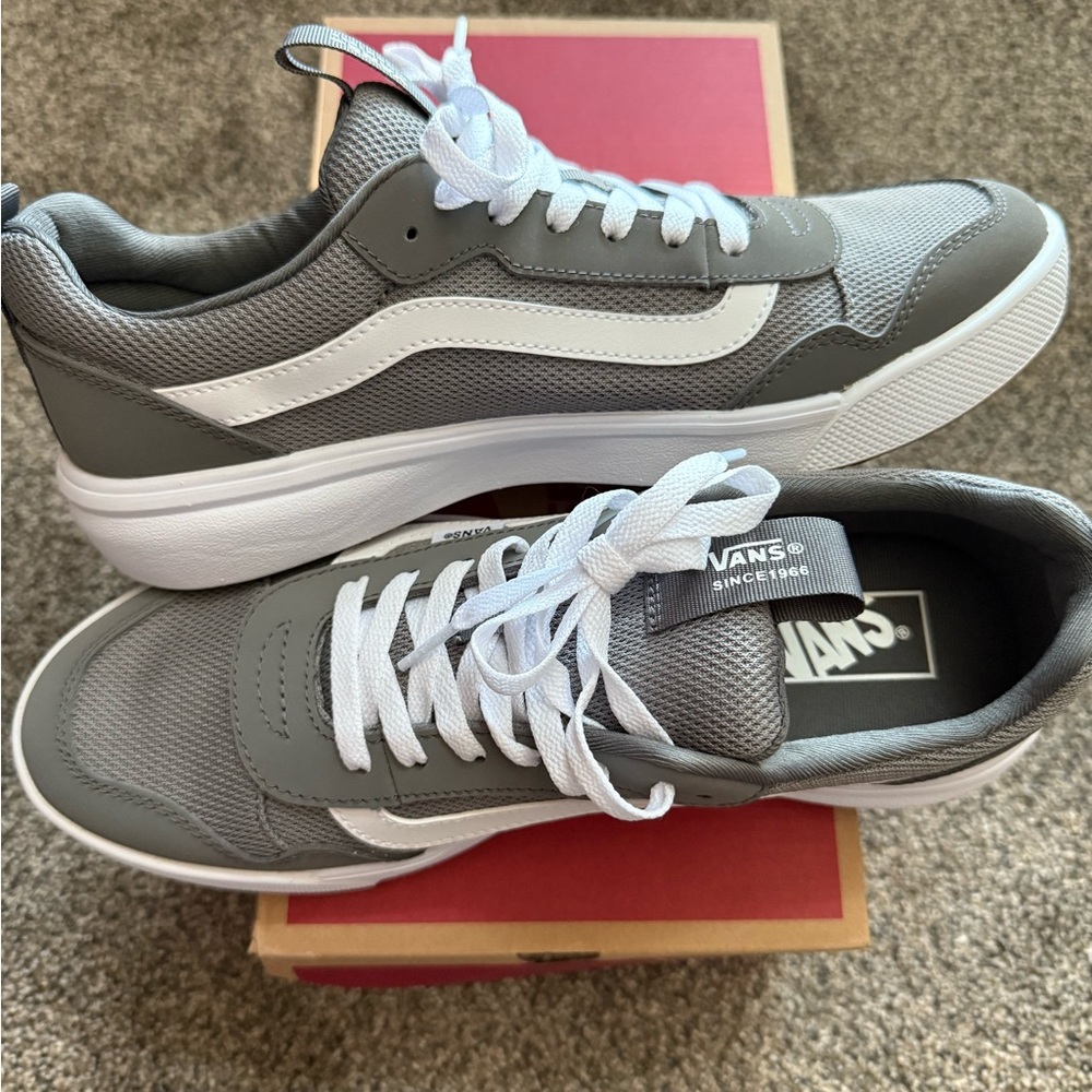 NEW IN BOX Vans Men's Ultrarange EXO size 10.5